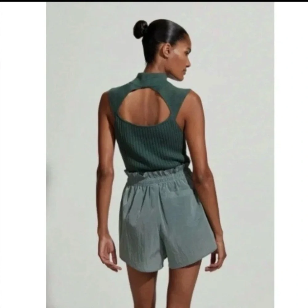 Varley Fowler Fitted Knit Tank Top Ribbed Mock Neck Cut Out Green Women M Luxury
